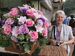 Pauline au marché aux fleurs