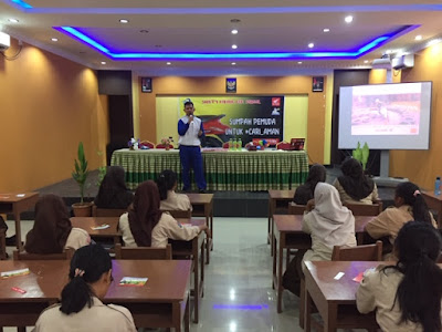 Edukasi Safety Riding di SMA-SMA di Kota Batam Edukasi Safety Riding di SMA-SMA di Kota Batam