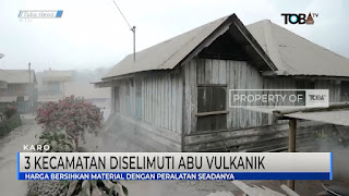 Abu Vulkanik Gunung Api Sinabung Selimuti Daerah Karo