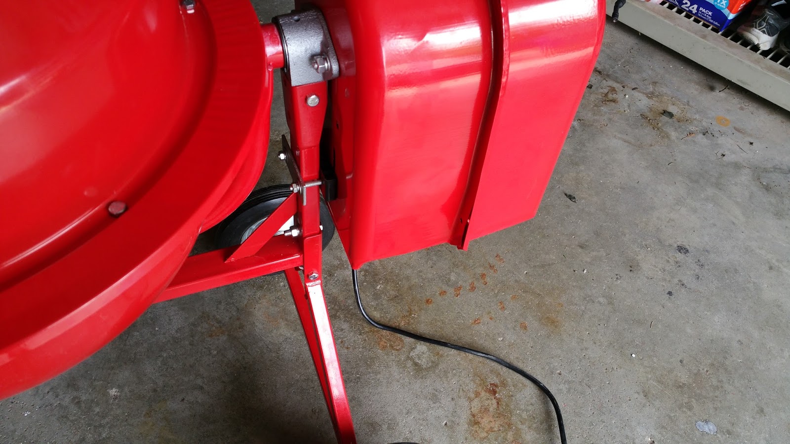 Buck Up Chinny: Cheapo Harbor Freight Cement Mixer