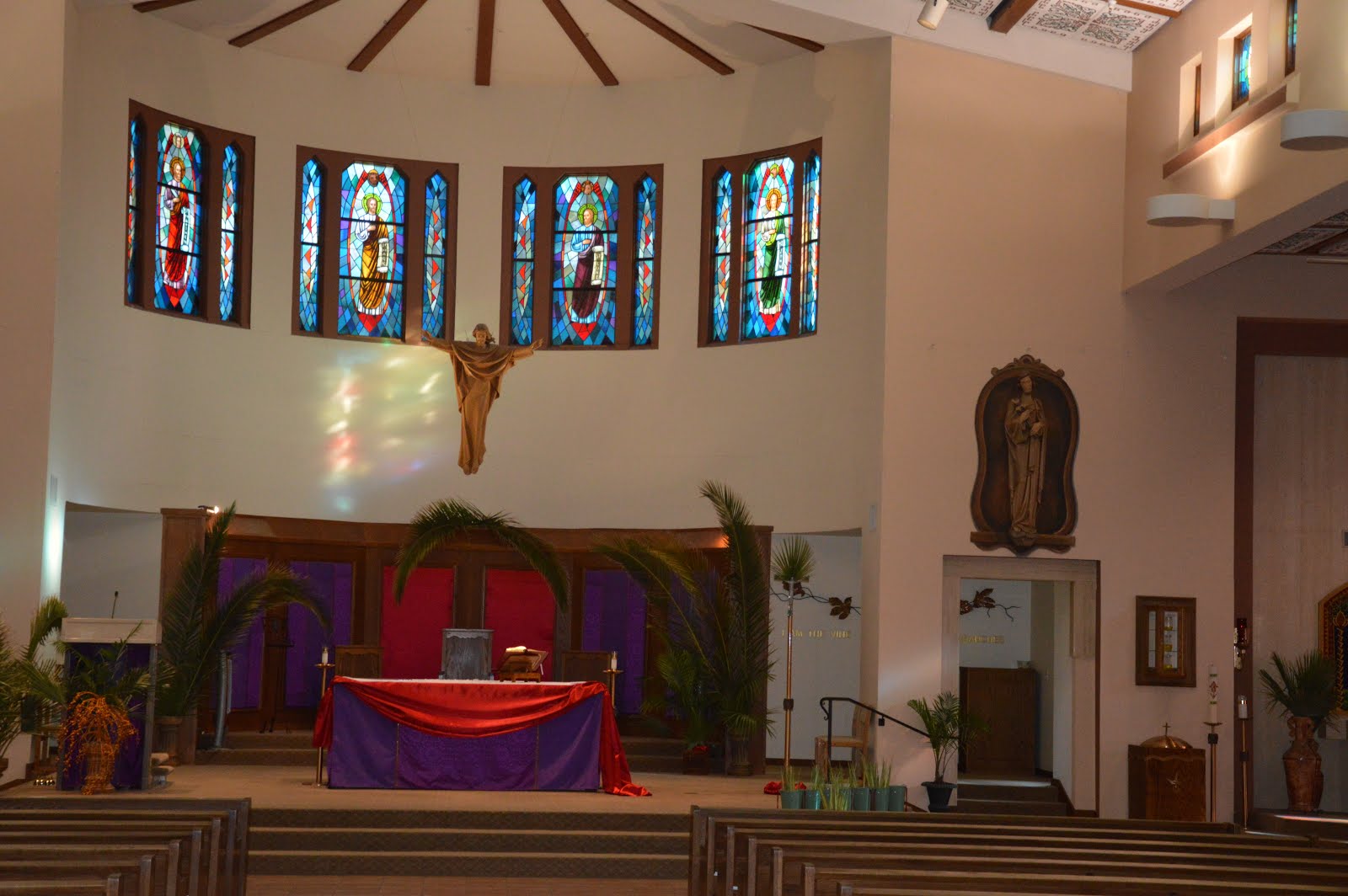 Father David Jenuwine Palm Sunday St. Apollinaris Church