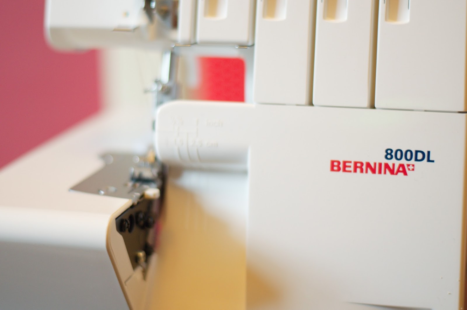 Sews And Doesn't Sleep: Review: Bernina 800DL
