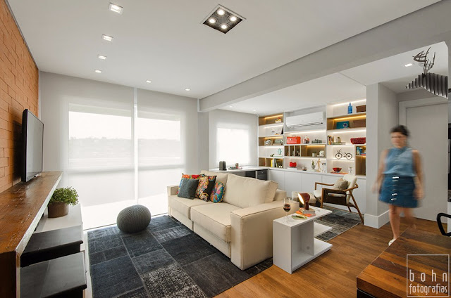 Visita ao pequeno e jovial apto decorado de Carolina Rocca. Blog Achados de Decoração