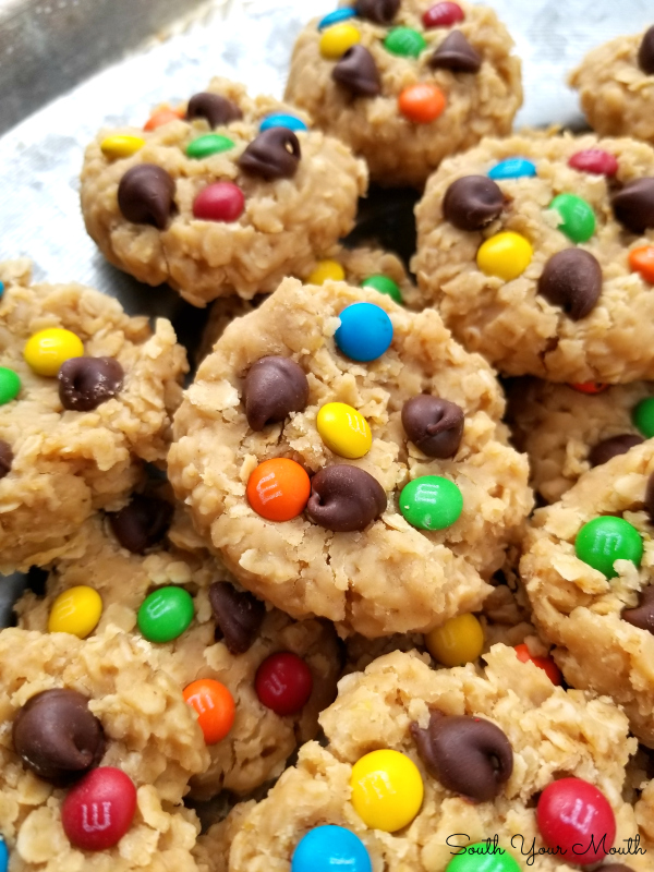 No-Bake Monster Cookies! A simple, easy no-bake peanut butter cookie recipe with quick-cooking oats topped with chocolate chips and M&Ms. #monster #cookies #nobake