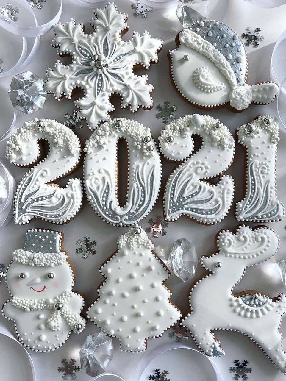 The best cookie designs to welcome you into the year 2021.
