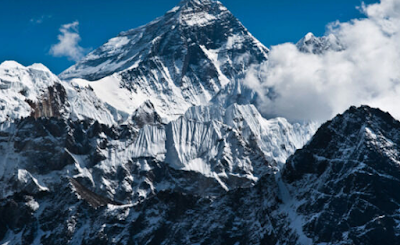 18. Which Japanese mountaineer was the first woman to reach the summit of Mount Everest?