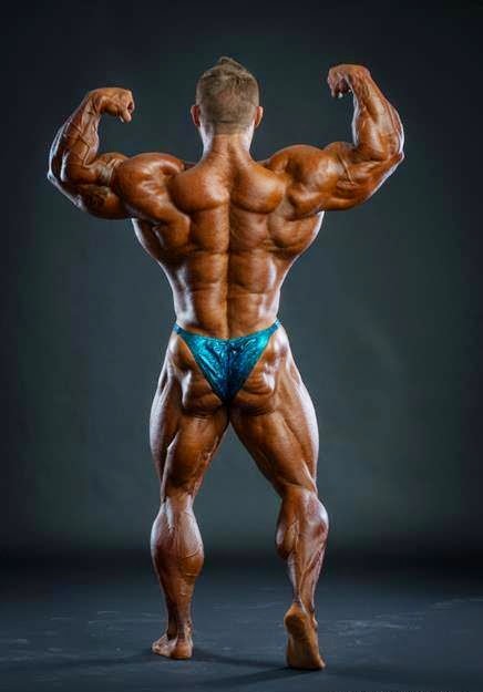 Flex-Lewis-Backstage-Photoshoot-EVLS-Prague-Pro-2014-4.jpg