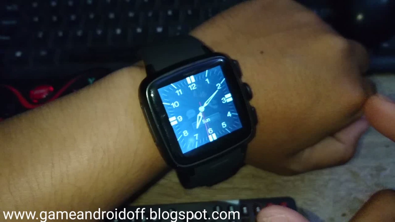 Review Z01 Smartwatch Android Kitkat test emulator Game Nintendo Support Playstore + MicroSD