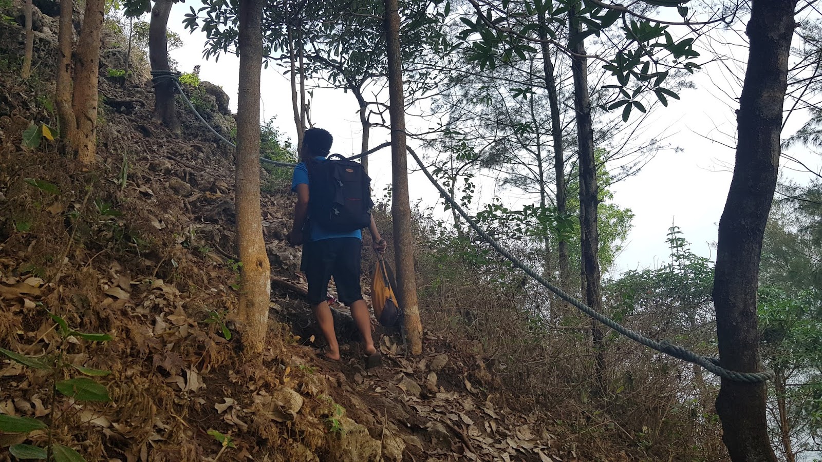 Jelajah Jawa Tengah Bagian 18: Pantai Karang Bolong dan ...
