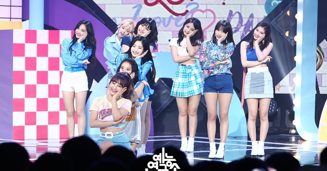 180414 TWICE's "What is Love" Music Core Stage Style