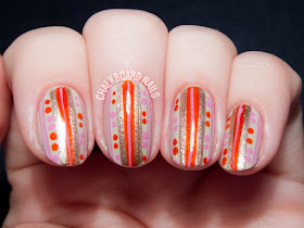 Easy vintage wallpaper nail art by @chalkboardnails