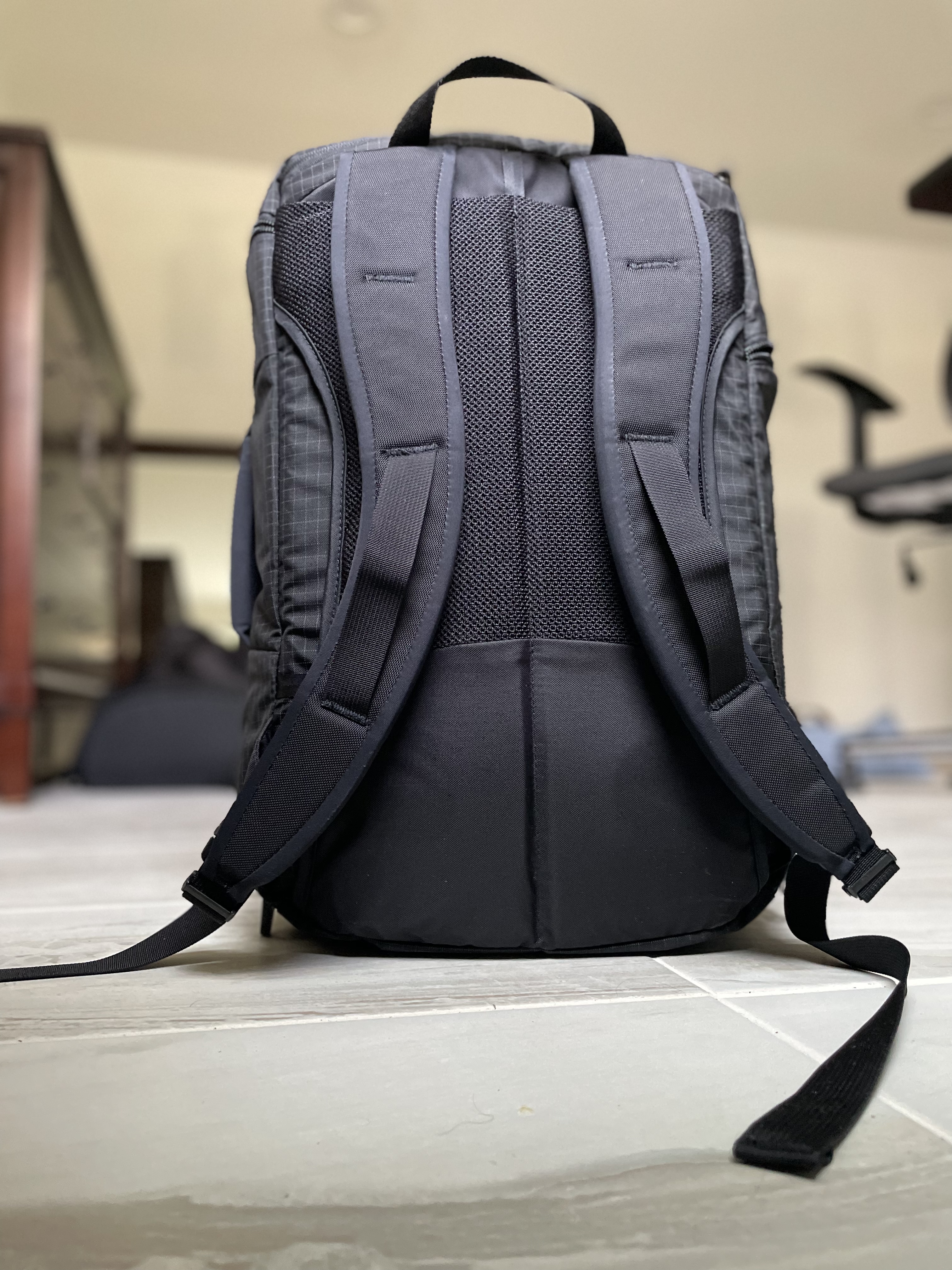Tom Bihn Techonaut 30 Review - impressions, packing, comparison with ...