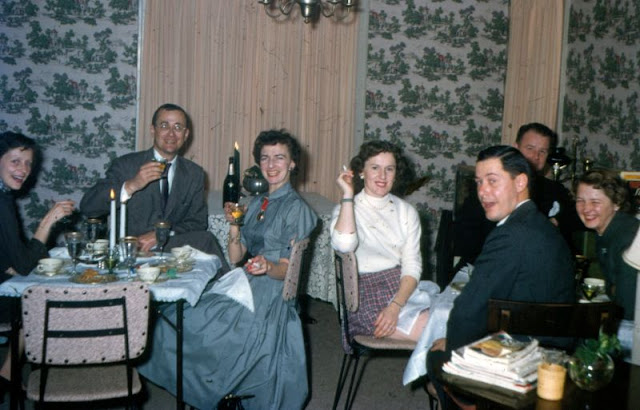 40 Fascinating Pics Show What Parties Looked Like in the 1950s