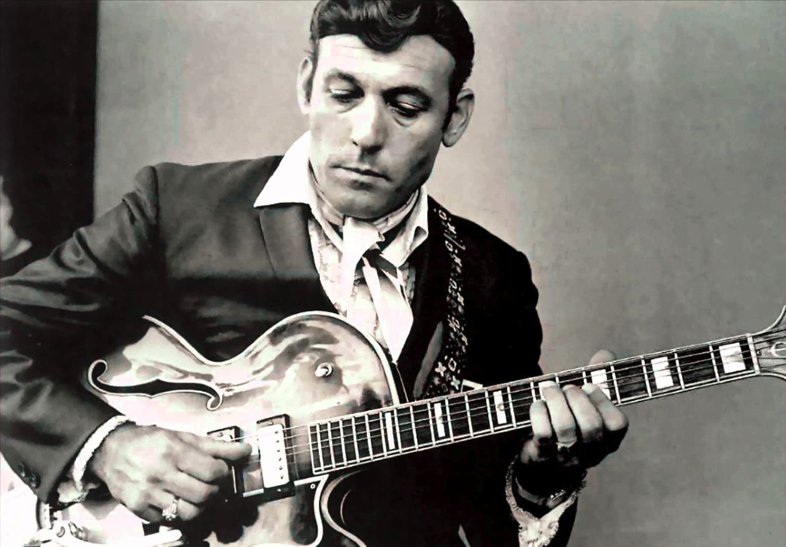 первая песня известных