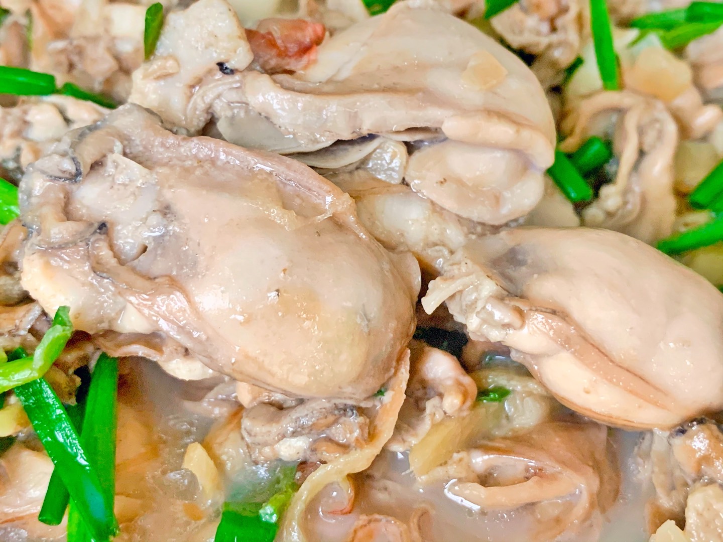 CFood Stirfried oysters with scallion ginger and garlic