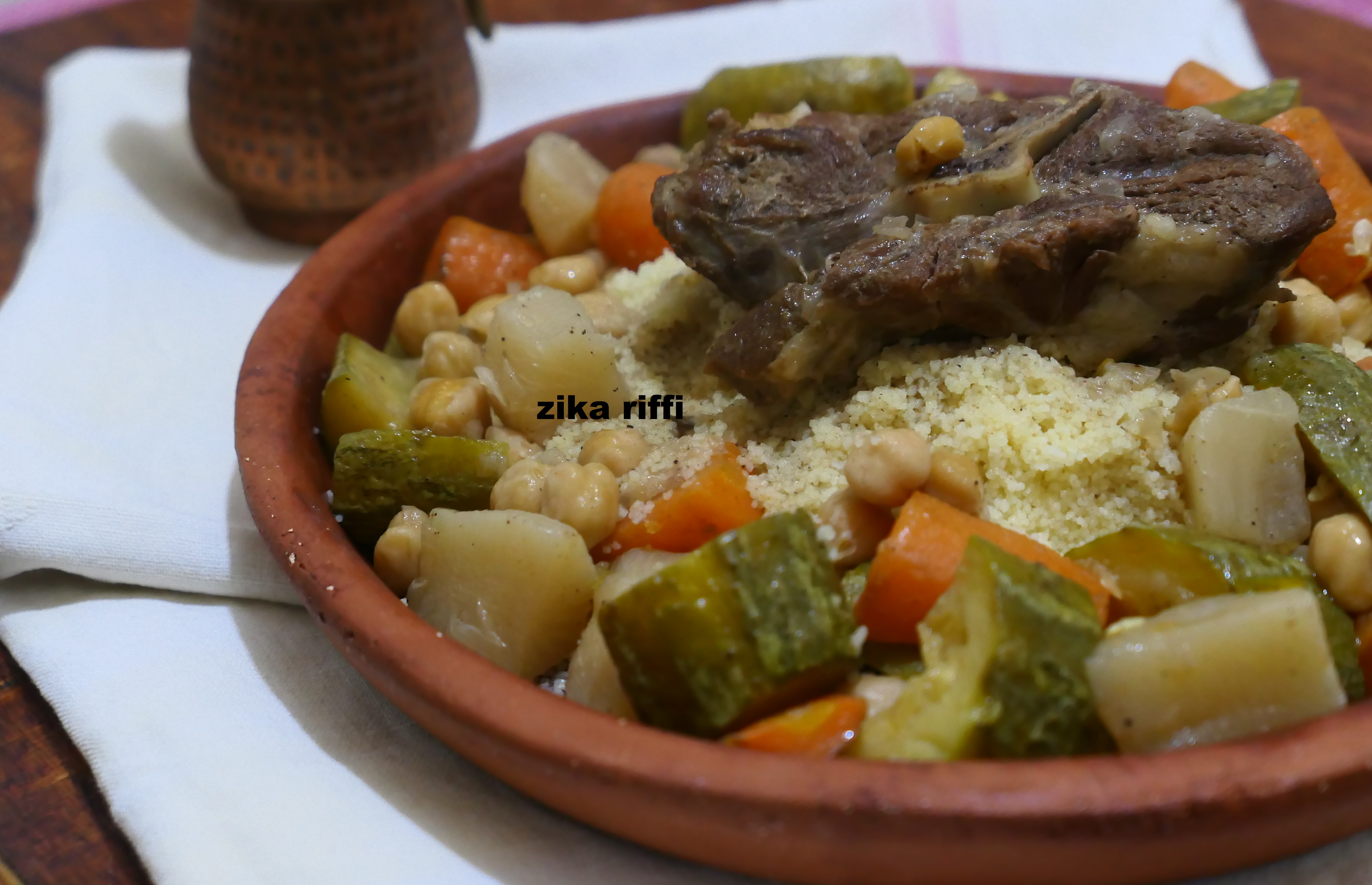 COUSCOUS DU VENDREDI À L' AGNEAU ET AUX LEGUMES COUSCOUS ALGERIEN