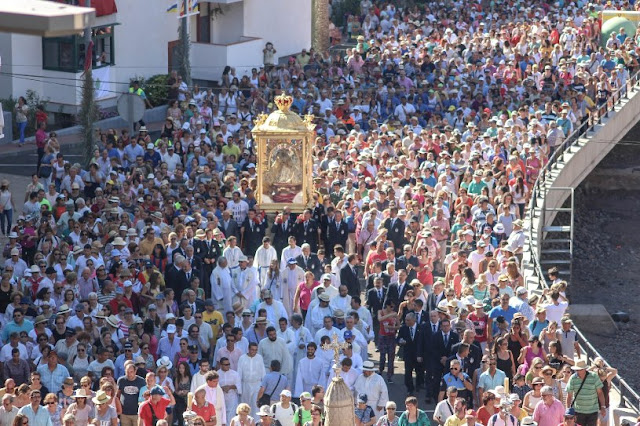 La Comisión de Actos Culturales de la Bajada de la Virgen comienza el trabajo de las Poesías Murales