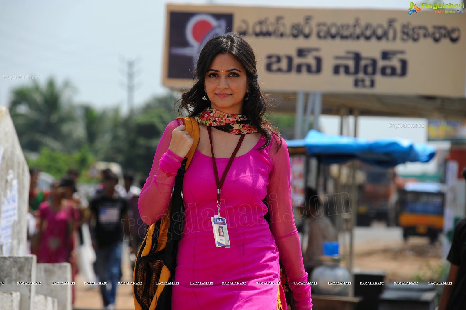 Tamil Actr Team Kriti Kharbanda Cute Pink Salwar Photos At Ongole Kitta Movie