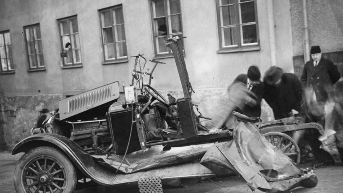 Pictures From Sweden’s First Car Bomb Murder, 1926 Vintage Everyday