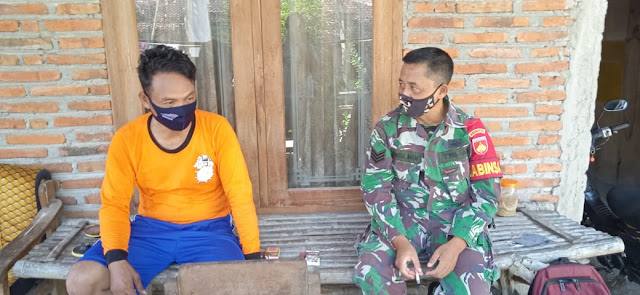 Babinsa Selalu Bersinergi Dengan Satgas Covid Agar Ingatkan Warga Patuhi Prokes