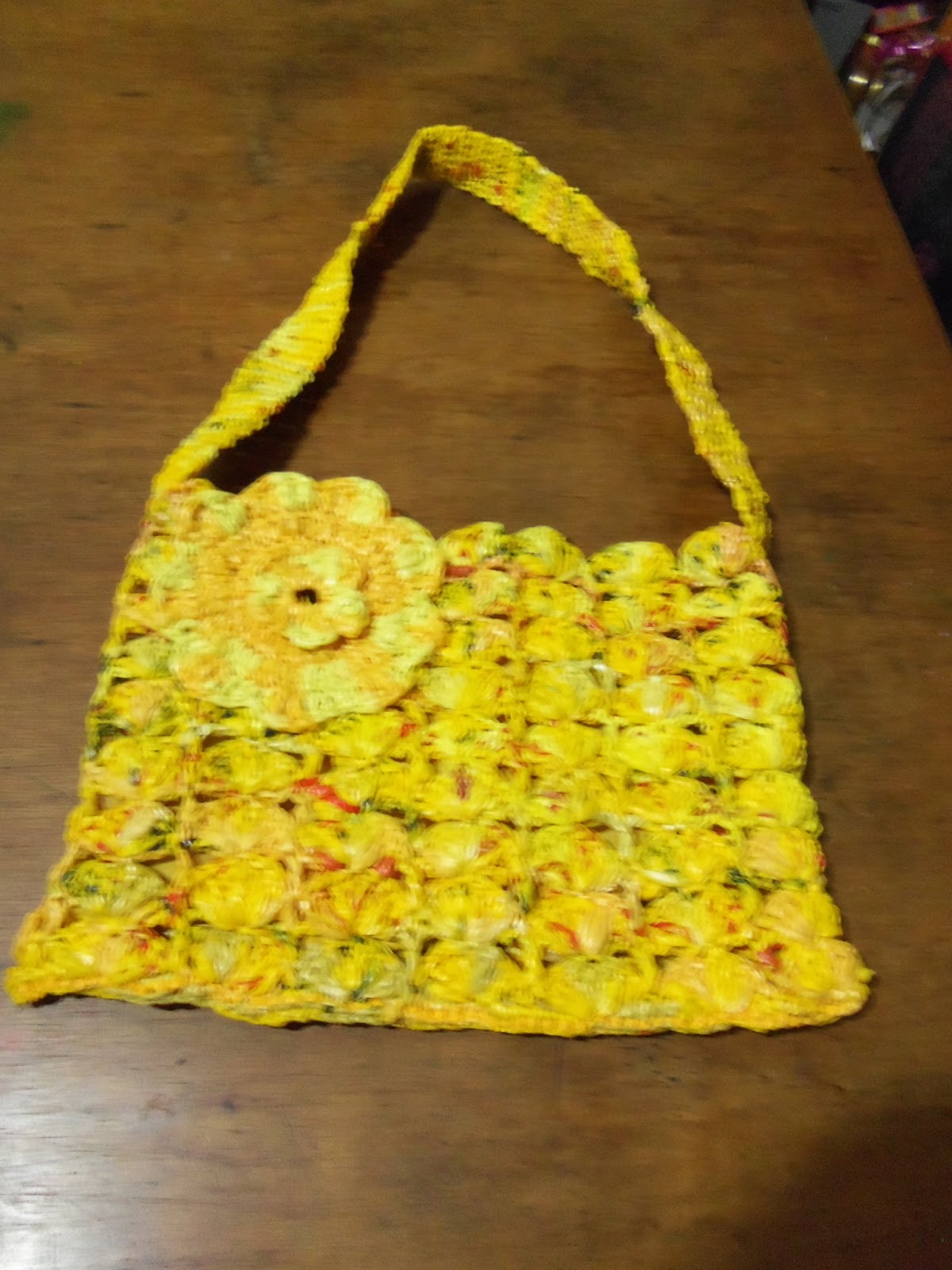 Reciclaje con Artesania Bolso hecho con