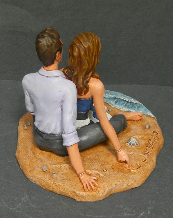 statuette fidanzati personalizzati mare spiaggia anniversario orme magiche