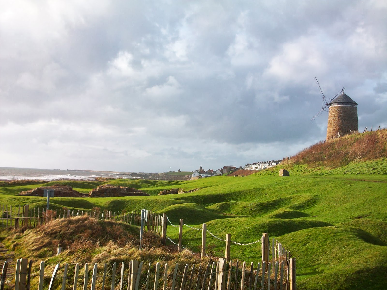 THE SCOTTISH CINQUE TERRE FIVE LANDS OR FIFE LANDS?