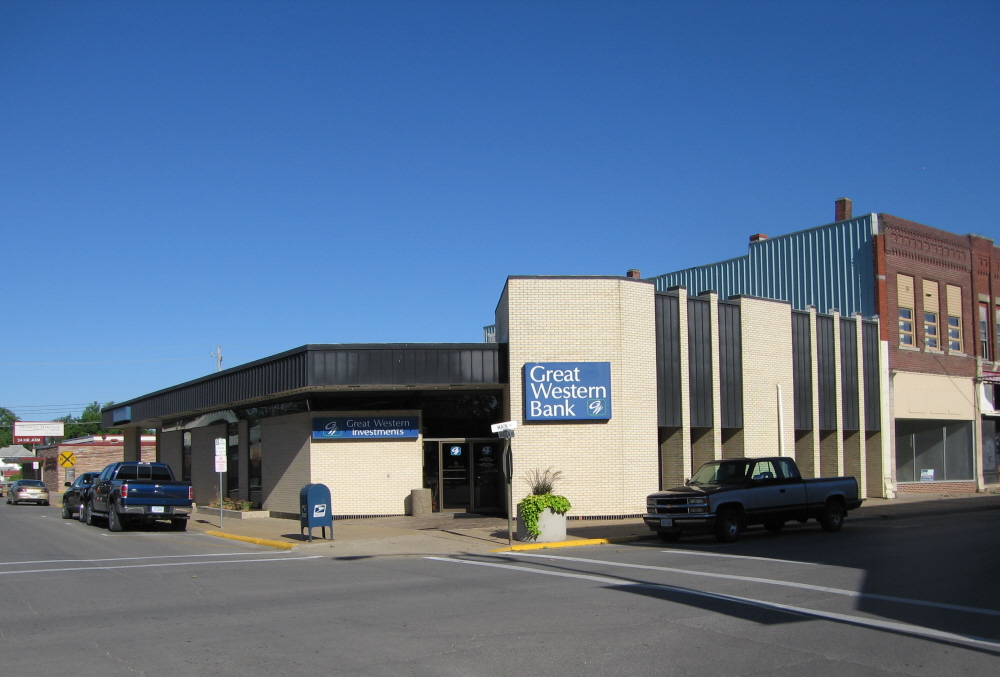 Chariton's Square Deal Great Western Bank