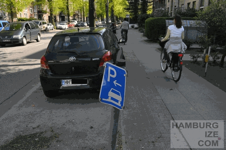 Maienweg - Fake-"Radweg" © hamburgize.com / Stefan Warda