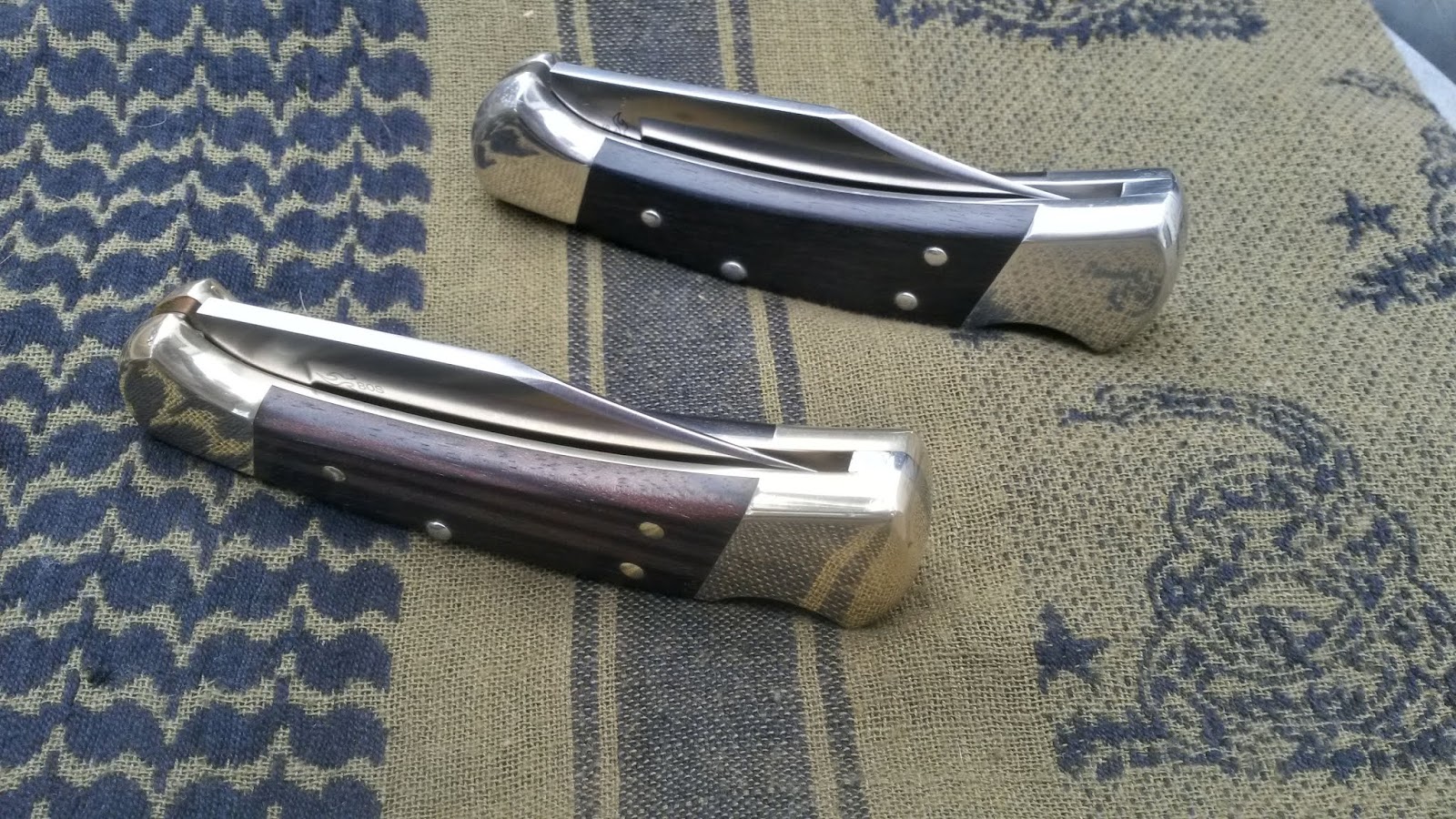 Buck_112_Macassar_Camaroon_Ebony_04.jpg