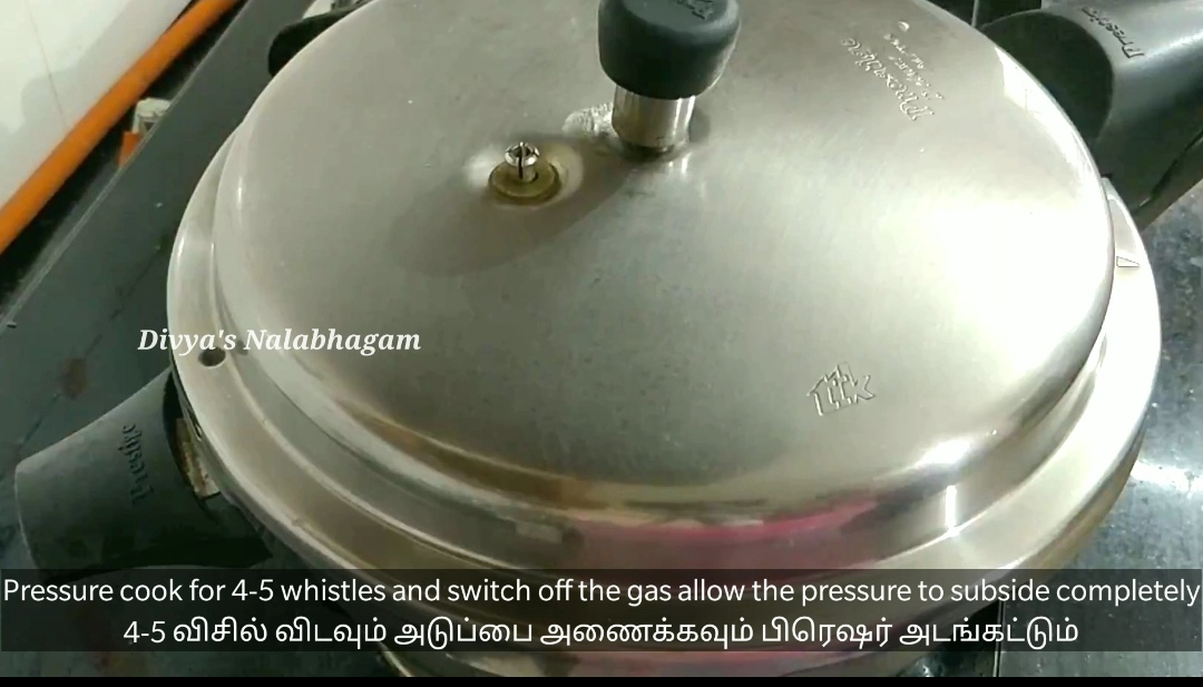 Kadala Curry Kerala Style In Pressure Cooker Black Chickpeas Curry