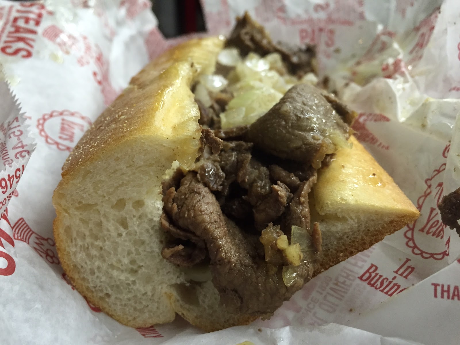 Cheesesteak With Provolone From Pat's King Of Steaks / パッツ キングオブ ステーキの