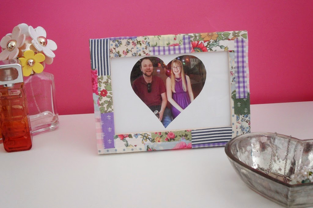 Louise Dawson Design: How To... Fabric Scrap Photo Frame DIY