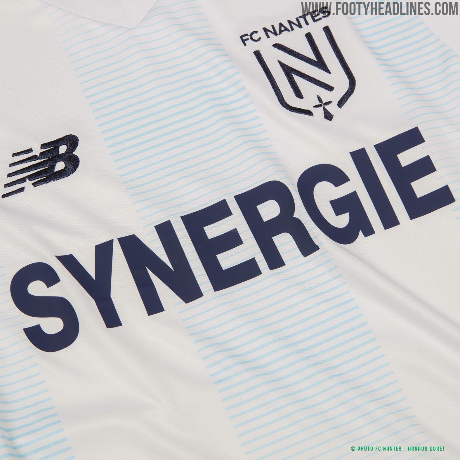 FC Nantes : un maillot blanc et bleu en hommage à Emiliano Sala - France  Bleu