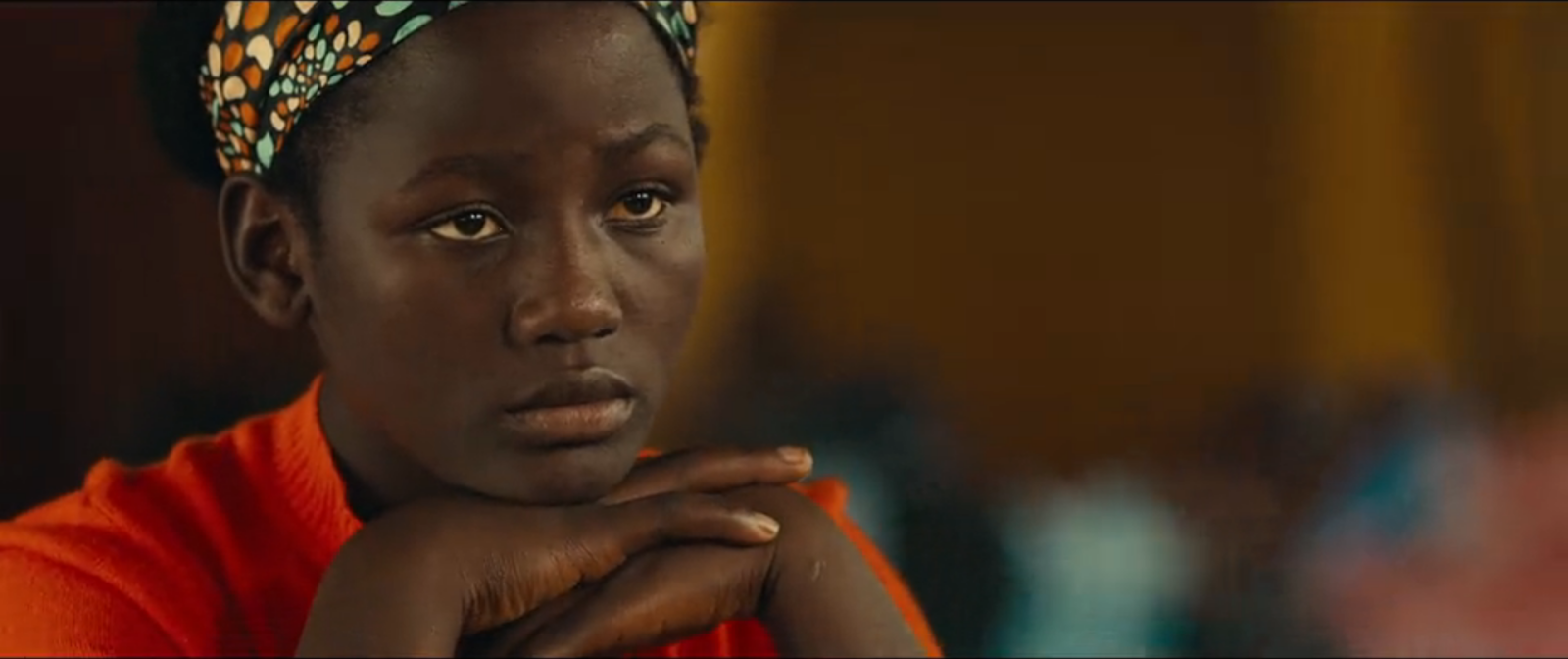 Um Filme Me Disse - Phiona Mutesi (Rainha de Katwe, 2016) Phiona vivia no  bairro de lata de Katwe, em Kampala, capital do Uganda. Aos três anos,  perdeu o pai, vítima de