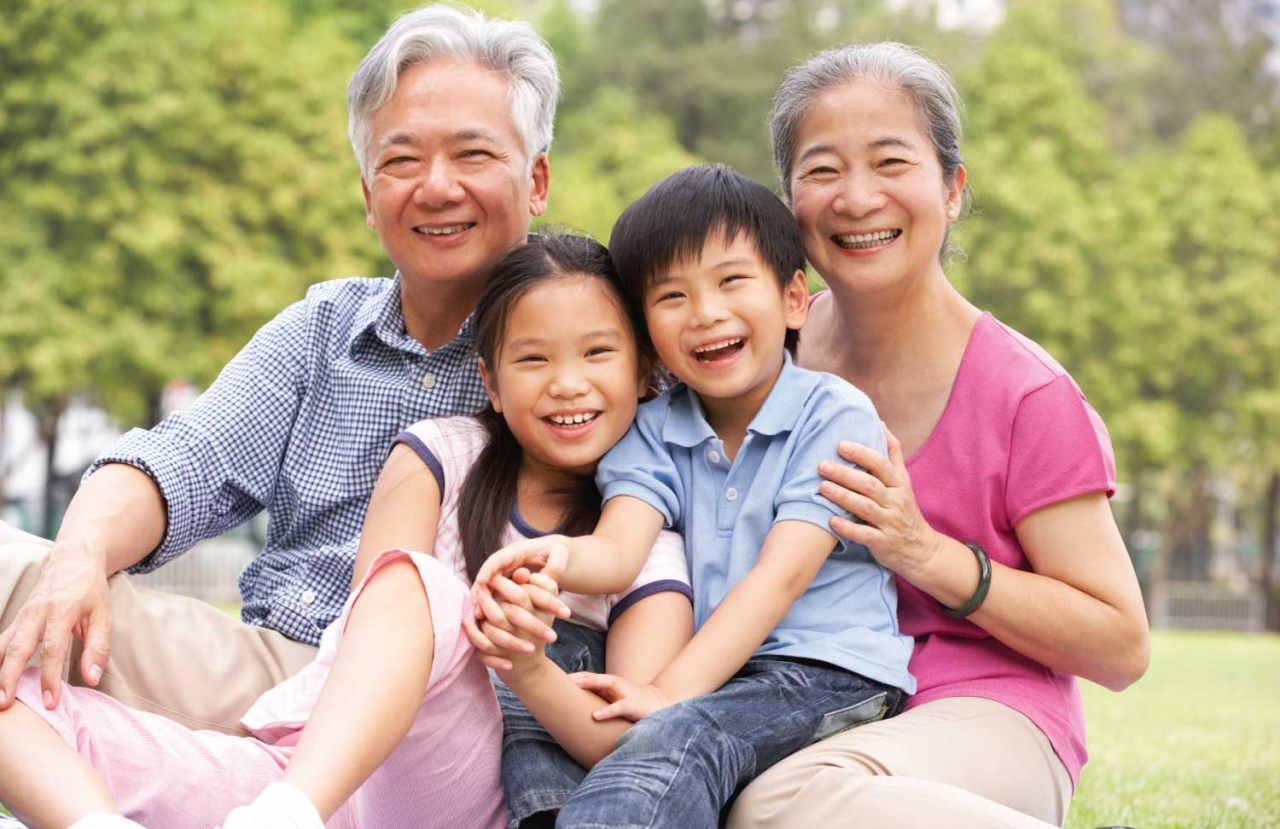 Семья азиаты. Китайская бабушка. Семейка азиаты бабушка. Asia family