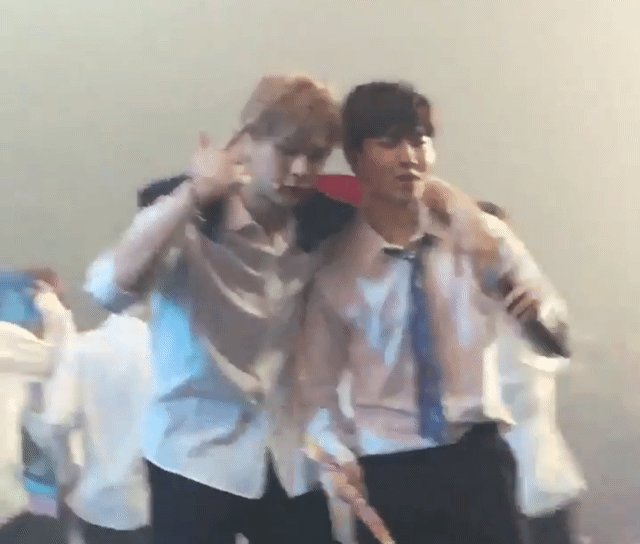 ghkghk.gif