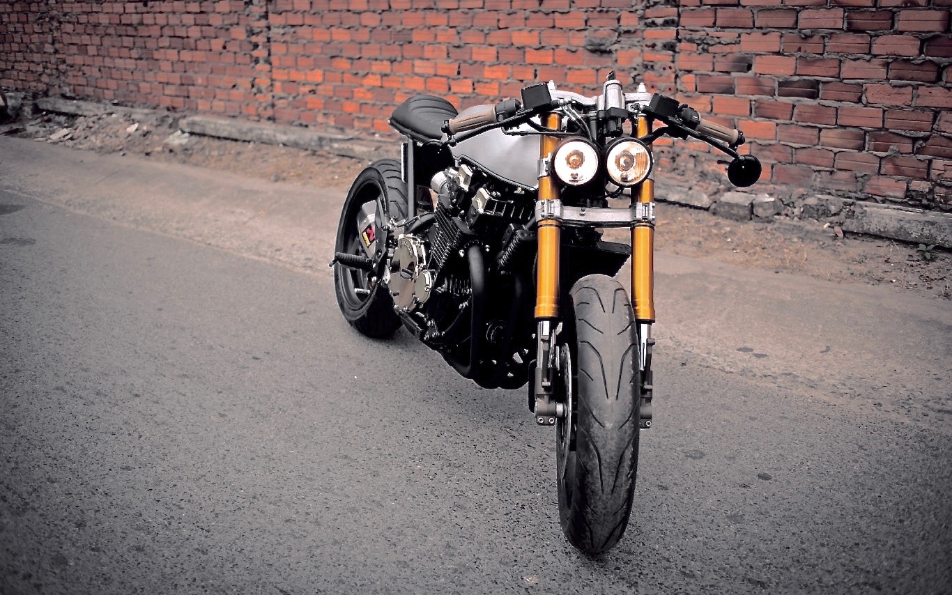 Yamaha VRX 400 Cafe Racer
