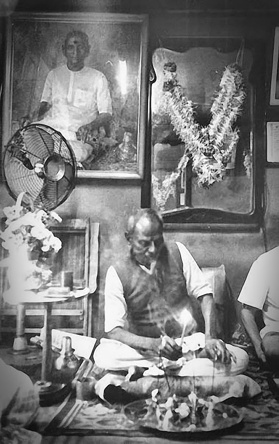 Nisargadatta Maharaj - Photo 38 ~ Sri Nisargadatta Maharaj