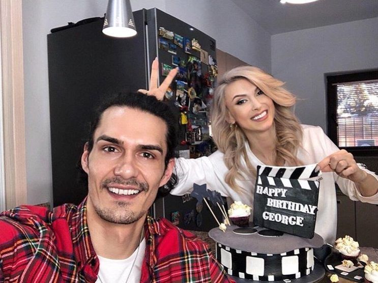 George Burcea merge săptămânal să-și viziteze fetițele. Andreea Bălan se descurcă cu greu în rolul de mamă singură: ”Mă trezesc de trei ori pe noapte”