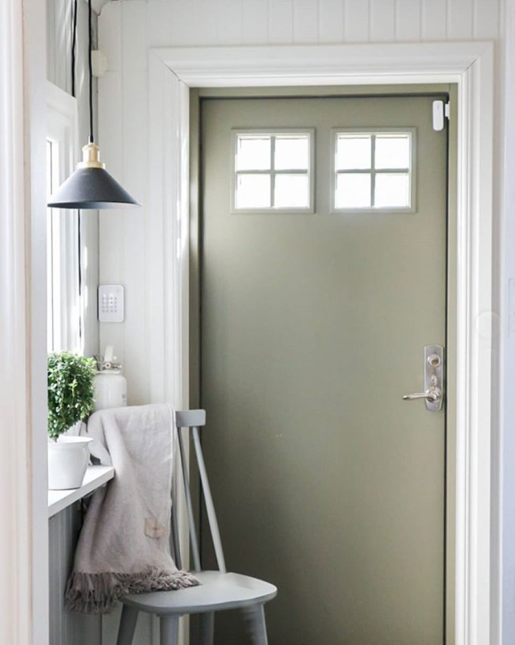 Clean Crisp Fresh Interior Design With an Infusion Of Color