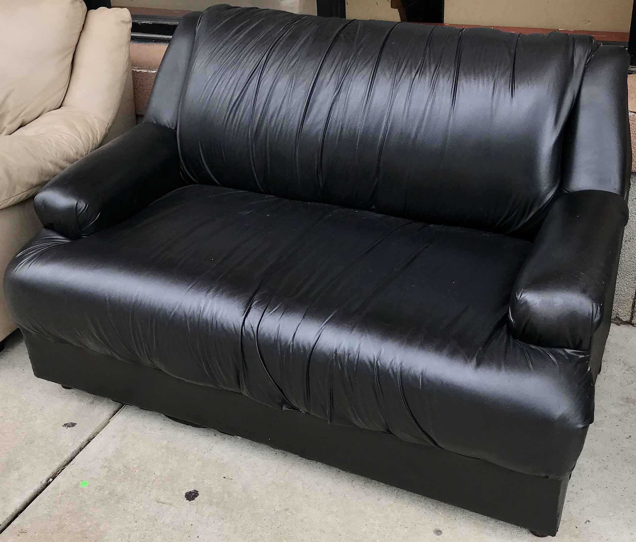 Uhuru Furniture & Collectibles 475201 Black Vinyl Loveseat 95 SOLD