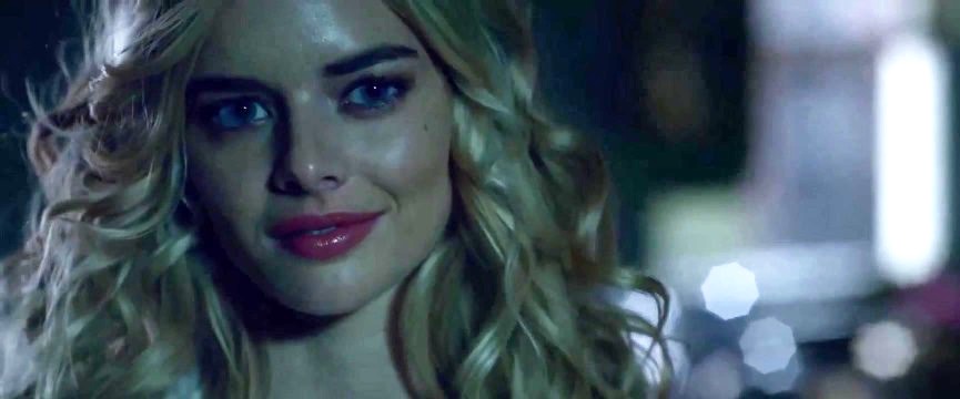 Films Et Séries Tv Avec Samara Weaving Movie and TV Cast Screencaps: Samara Weaving as Bee / The Babysitter