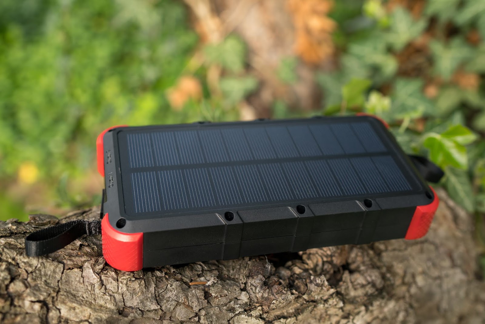 OUTXE 20000mAh Solar Powerbank 4A Dual Input Energie für unterwegs