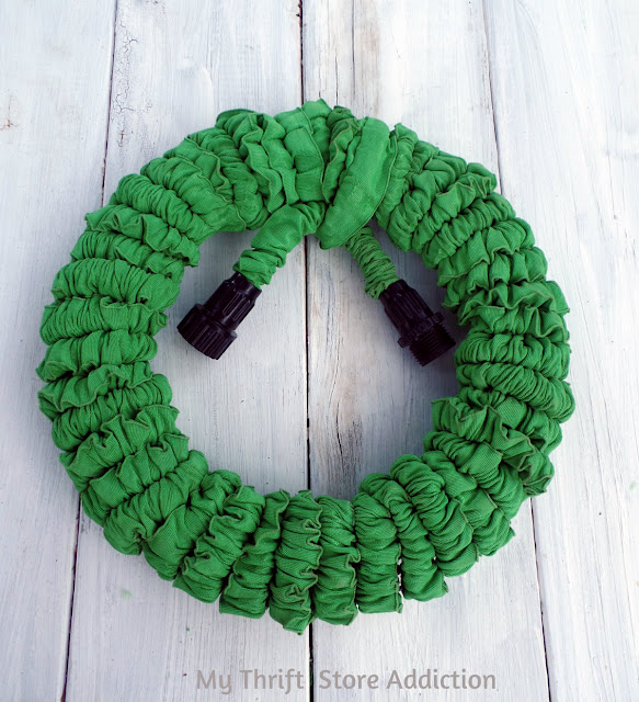 15 minute repurposed garden hose wreath