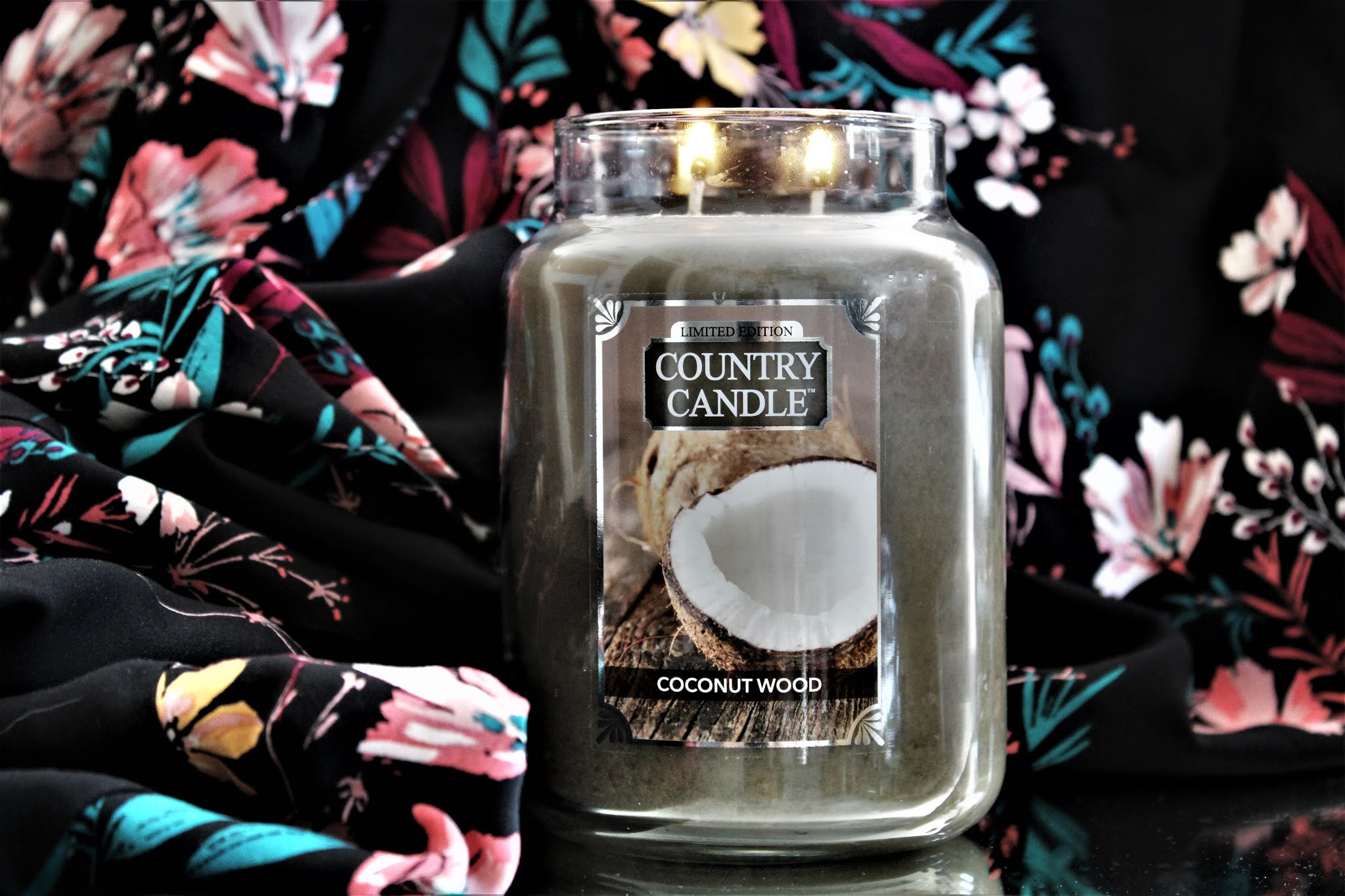 COUNTRY CANDLE COCONUT WOOD [AVIS]