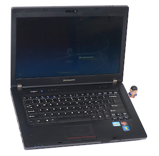 Business Laptop Lenovo High Class Core i5 Bekas
