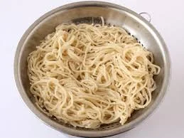 strain-out-noodles