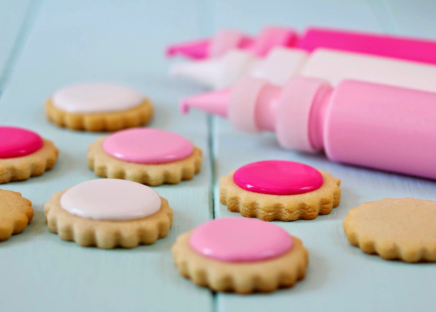 Tutorial: galletas decoradas con moldes de silicona | Postreadicción:  Cursos de pastelería, galletas decoradas, cortadores, papel de azúcar y  mucho más.