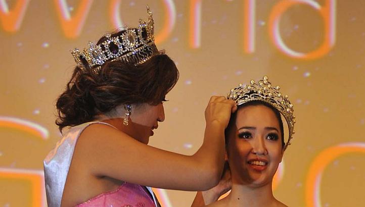 Beauty Mania ® Everybody Is Born Beautiful Pageant Updates Miss Singapore World 2012 Is